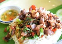 ข้าวกะเพราเครื่องใน