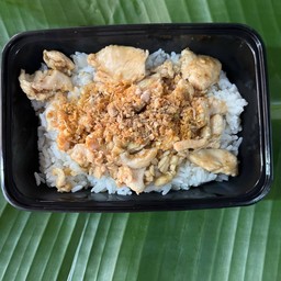 อกไก่กระเทียม
