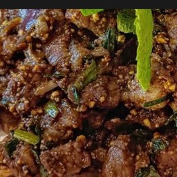 ก้อยเสือคั่วน้ำมัน