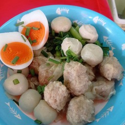 เกี๊ยวน้ำใสรวมมิตร