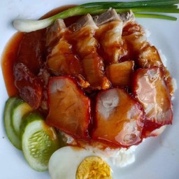 ข้าวหมูแดงหมูกรอบ