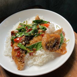 ข้าวกะเพราปลากะพง