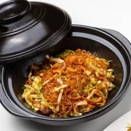 วุ้นเส้น ผัดกุ้งแห้งและปลาหมึกซอส XO (M)