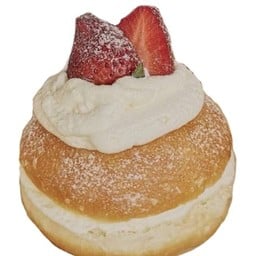 สตรอว์เบอร์รี่ครีม