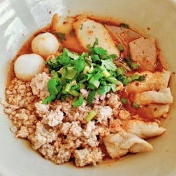 ก๋วยเตี๋ยวหมูสับ สูตรคุณยาย ต้มยำ มะนาวแท้ ซอยมังกร