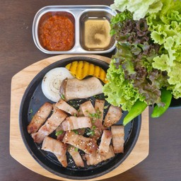 삼겹살 (samgyeobsal-หมูสามชั้นย่าง)