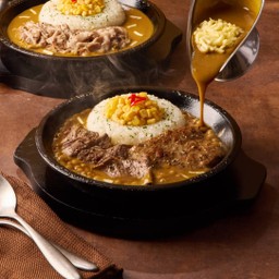 ข้าวแกงกะหรี่ชีสเนื้อ & แฮมเบิร์ก