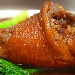 ขาหมูเป็นกับข้าว