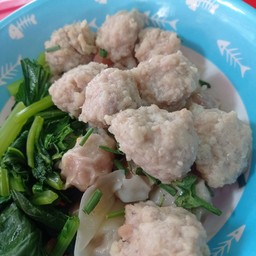 เกีี๊ยวน้ำใสหมูเด้ง