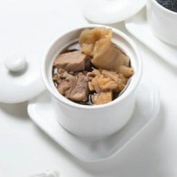 ซุปกระเพาะปลาสดและหมูตุ๋นกังป๋วยน้ำใส (Per Person)