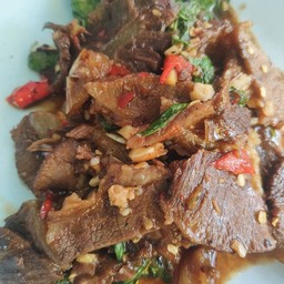 เนื้อเปื่อยใบเพรา ราดข้าว