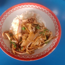 กะเพราปลาหมึก