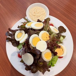 สลัดไข่ Egg Salad Served with Salad Cream