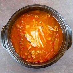 육계장 (yuggyejang-ซุปเนื้อรสเผ็ด)