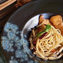 สปาเก็ตตี้เห็ด2อย่าง ผัดขี้เมา