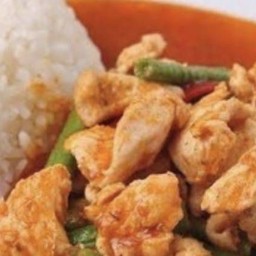 ข้าวราดผัดพริกแกงไก่