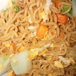 มาม่าผัดไข่