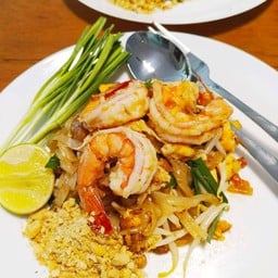 ผัดไทยกุ้งสด