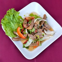 ยำคอหมูย่าง