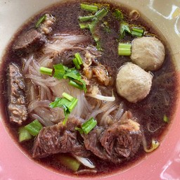 ก๋วยเตี๋ยวเส้นหมี่เนื้อสด