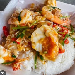ข้าวกุ้งผัดไข่เค็ม