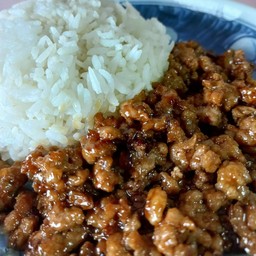 ข้าวหมูสับผัดซอสหวาน
