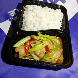 สามชั่น ผัดพริกหยวก