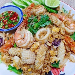 ข้าวผัดทะเล(หมึก+กุ้ง)