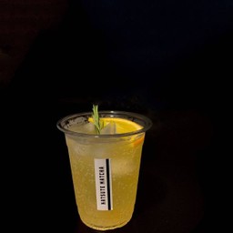 SHINSENNA’ (ชิน-เซน-นะ)