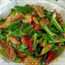 คะน้าหมูชิ้น