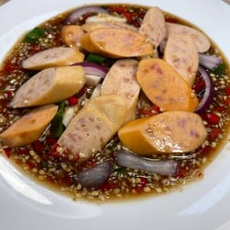 ยำไส้กรอกชีส