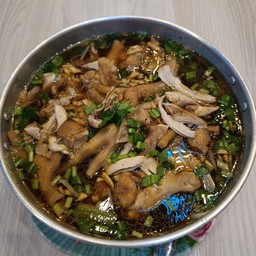 ก๋วยเตี๋ยวไก่ตุ๋นมะระ