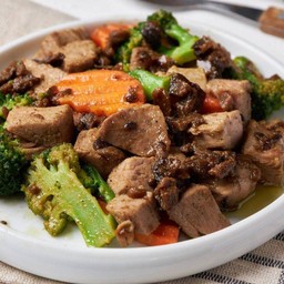 หมูนุ่มผัดผักรวม 216 kcal