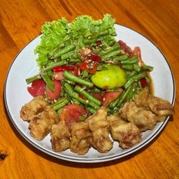 ตำถั่วสามชั้นทอด