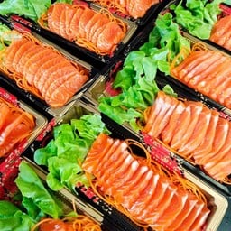 แซลมอน ซาซิมิ 100g.