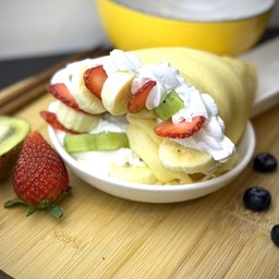 เครปเย็นผลไม้รวม (กล้วย+สตรอว์เบอร์รี+กีวี่)