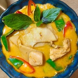 แกงหน่อไม้ไก่