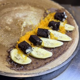 เครปร้อนนูเทลล่า+กล้วย+ฝอยทอง+บราวนี่