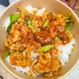 ผัดพริกแกงราดข้าว
