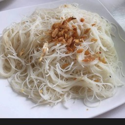 เส้นหมี่ขาวลวกกระเทียมเจียว