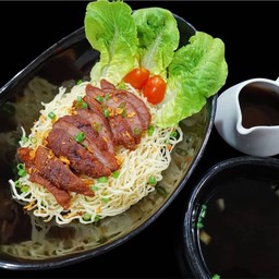 บะหมี่ไข่หน้าแก้มหมู