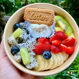 Set C กรีกโยเกิร์ต 2 scoop ผลไม้รวม 4 อย่าง