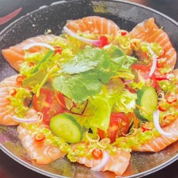 1100.Yam Salmon salad (Half Size)