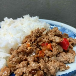 ข้าวหมูสับผัดหอมใหญ่