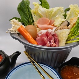 ชุดหม้อไฟฮองเต้ ในชุดมีหม้อร้อน วัตถุดิบ 500g.