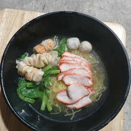 บะหมี่เกี้ยวหมูแดง