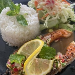 ข้าวสเต็กแซลม่อนลุยสวน