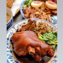ขาหมู หมูแดง หนูกิ๊ก