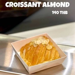 อัลมอนด์ครัวซอง