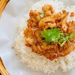ข้าวหมูทอดกระเทียม